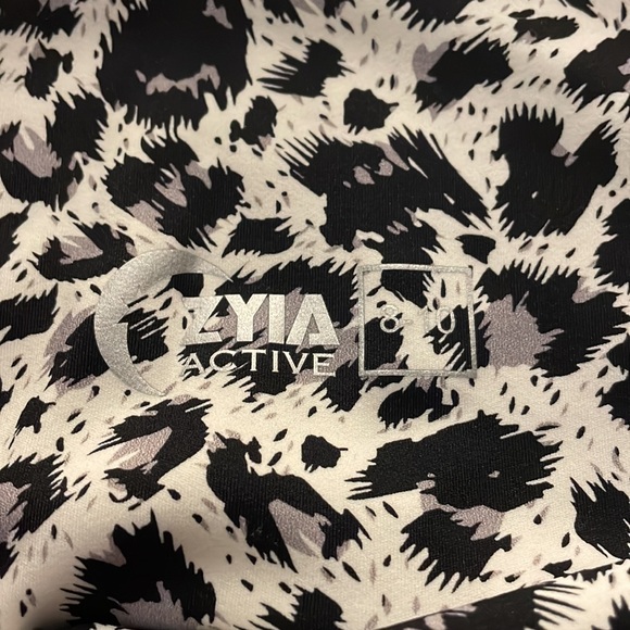 EUC Snow Leopard Pocket Brilliant Hi-Rise 7/8 size 8/10 - Picture 3 of 5